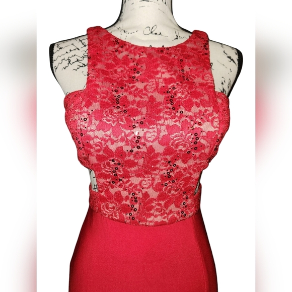 Morgan & Co. Red Jersey Cut Out Gown - Picture 5 of 13